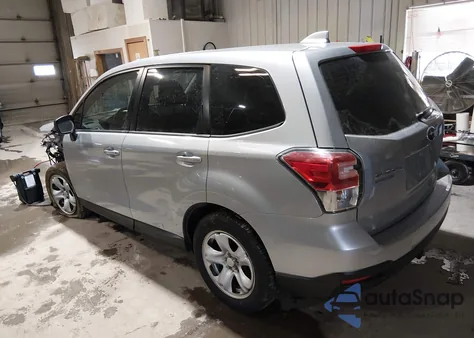 2018 Subaru Forester 2.5I z USA, uszkodzony, nr VIN JF2SJAAC5JG474590